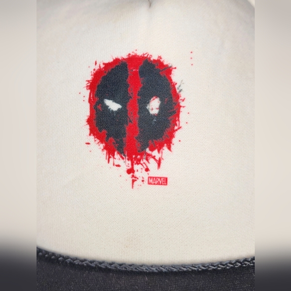 Marvel Deadpool Trucker Hat Adjustable One Size Fits Most - Picture 5 of 7